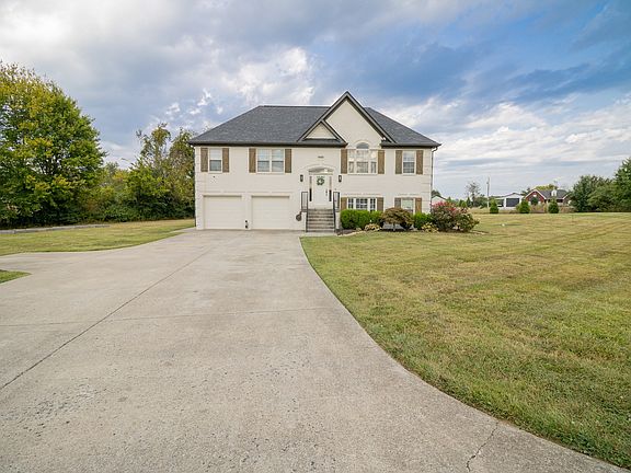 3rd image of 108 N Nikki Dr