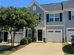 4 Englefield Dr, Fountain Inn, SC 29644