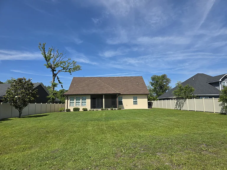 146 Clearwater Dr — Photo 13
