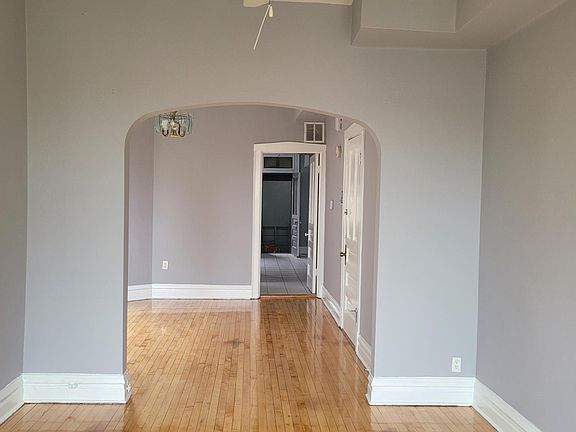 2nd image of 904 N Richmond St #3