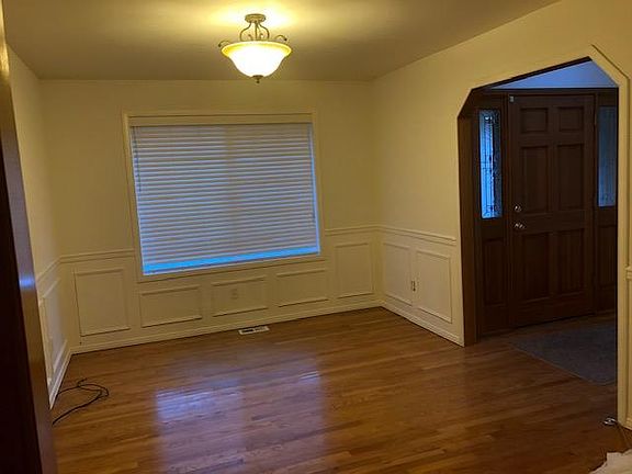Formal Dinning Room, Formal Living Room or Bonus Room