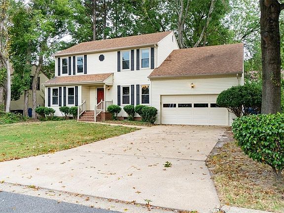 2nd image of 1044 Wessex Ln
