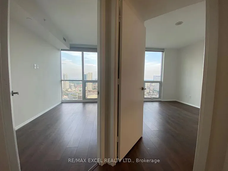 45 Charles St E #3312 — Photo 26