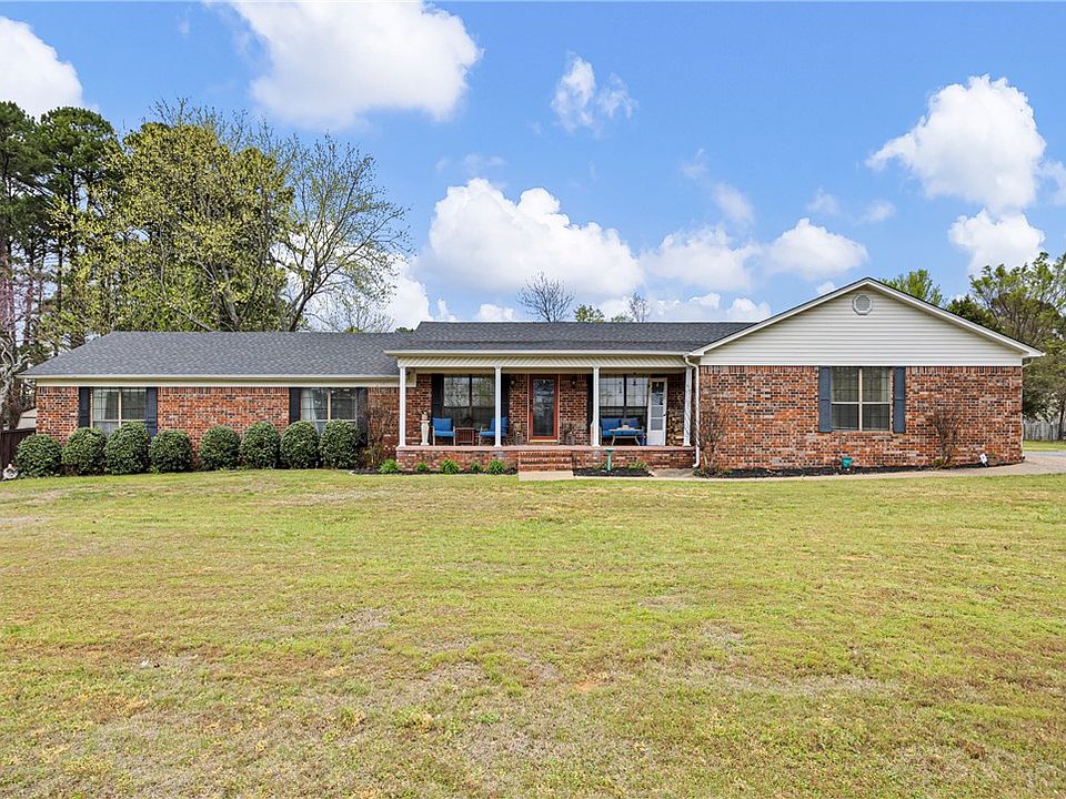 1st image of 260 Richland Cir