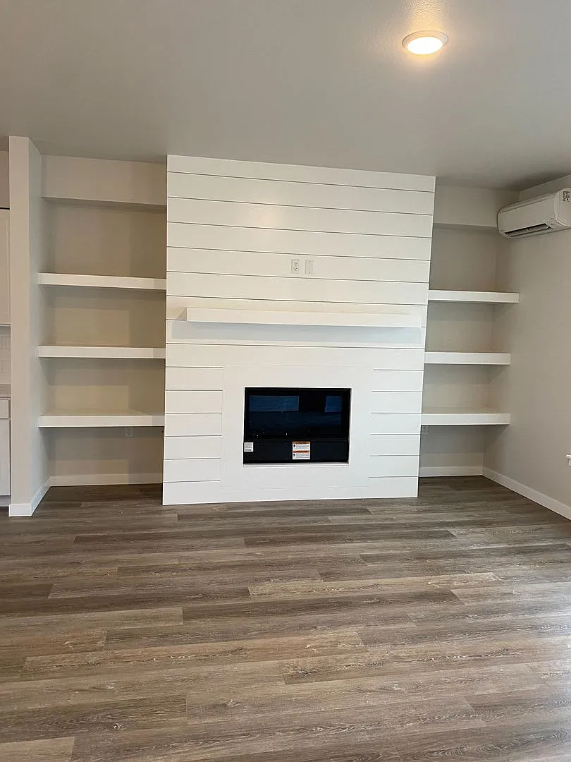 Modern 3 Bedroom, 3 Bath Townhome with 2-Car Garage! — Photo 2