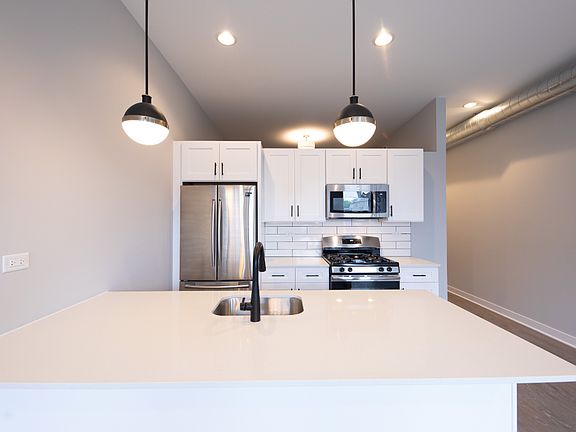 4th image of 1637 W Chicago Ave APT 201