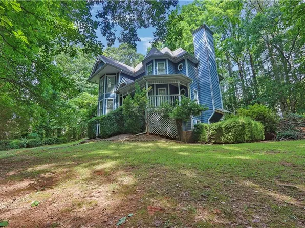 635 James Lee Dr NW, Suwanee, GA 30024