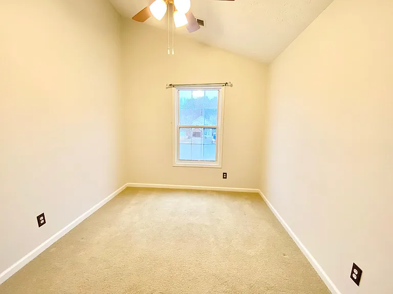 685 Chantress Ct — Photo 12