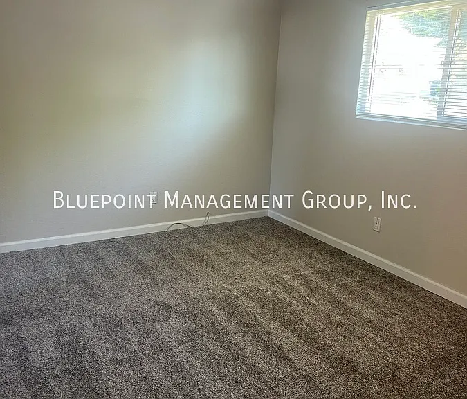 7621 Davidson Ave — Photo 10
