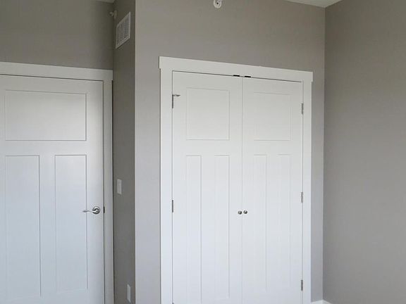 5th image of 1620 NW Prairie Lakes Dr APT 2