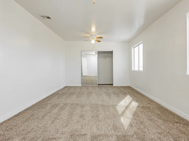 3969 Manford Cir — Photo 52
