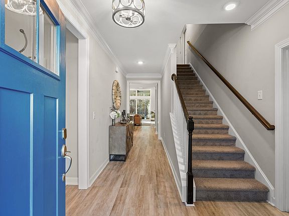 3rd image of 208 Starlit Way