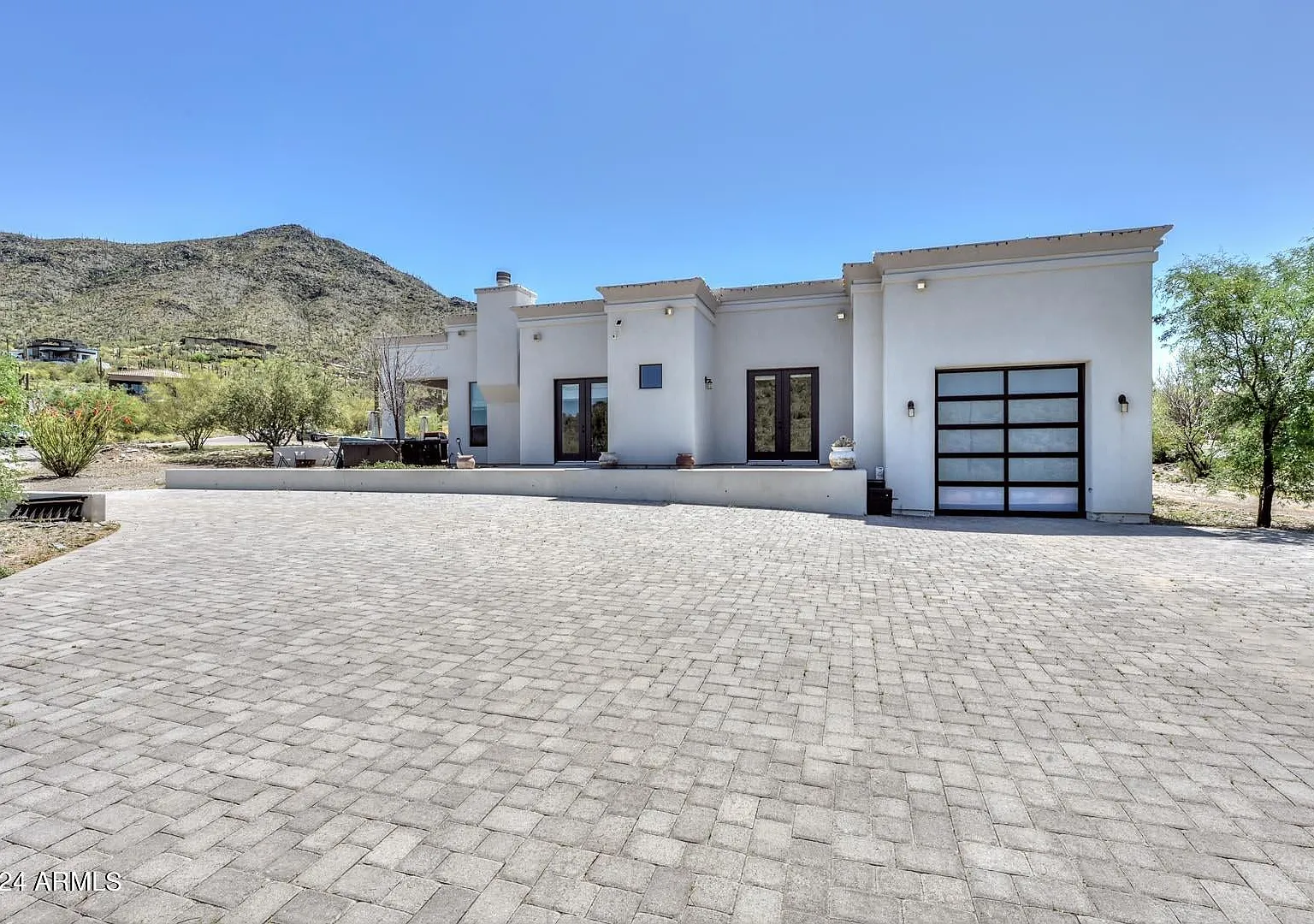 4 bed, 3.5 bath, 3891 sqft, $8,500 — Photo 2