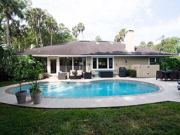 3rd image of 5002 Buttonwood Dr