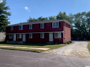 2702 Pine St, Pekin, IL 61554