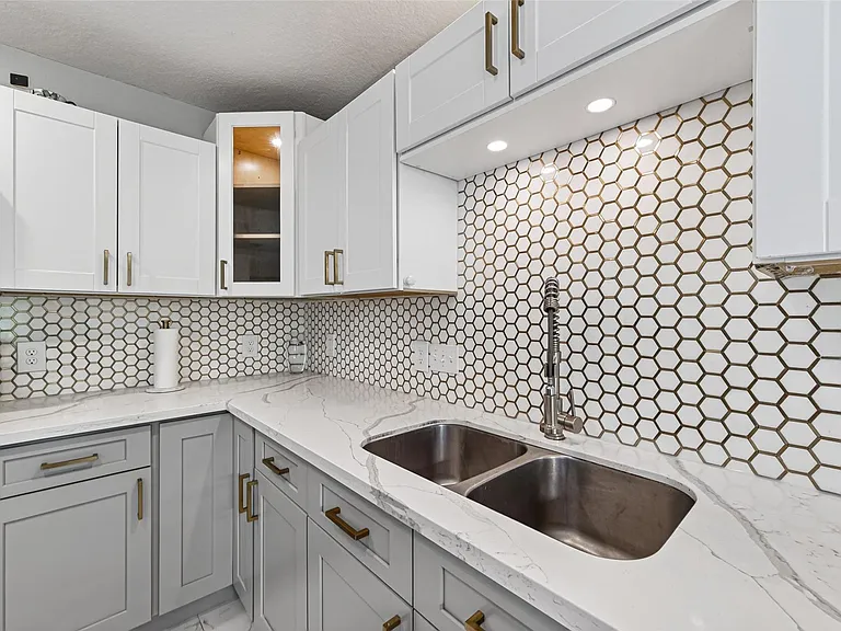 21202 Barker Canyon Ln — Photo 22