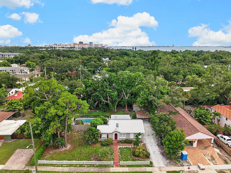 1010 Virginia Dr — Photo 50