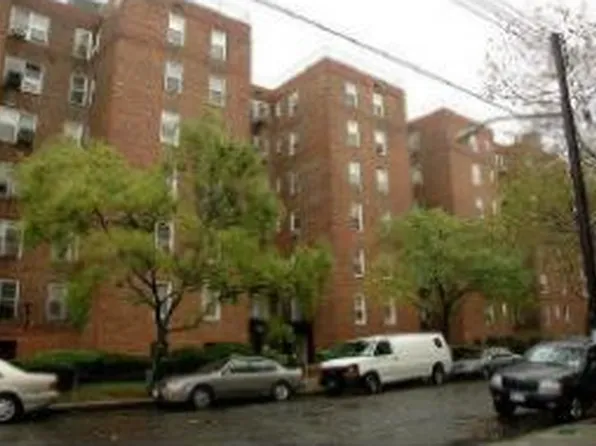 2461 East 29th Street image 1 of 5