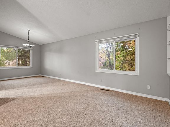 5th image of 13610 Grand Ave S