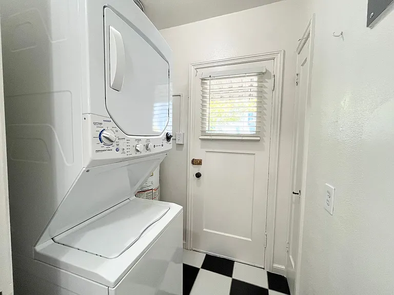 1815 H Street — Photo 14