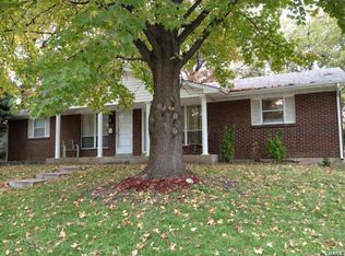 1006 N 5th St, Saint Charles, MO 63301