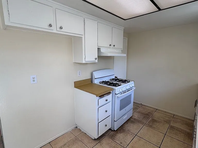 530 S I St #2 — Photo 7