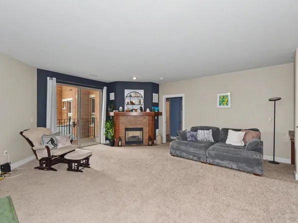 15295 W Library LANE #213, New Berlin, WI 53151