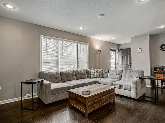 5th image of 13236 Ashland Ave