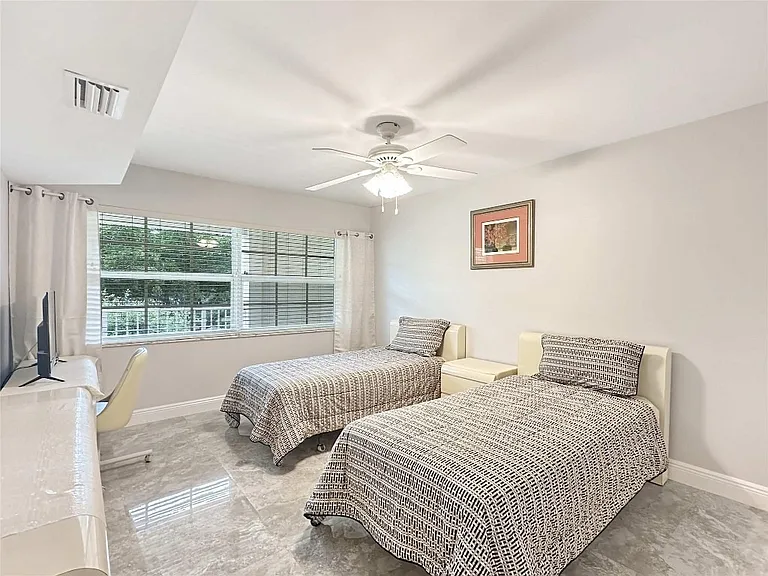 3505 Oaks Way #310 — Photo 18