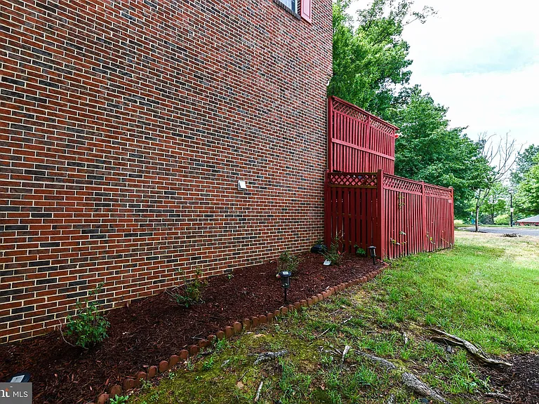 1401 Deep Gorge Ct — Photo 25