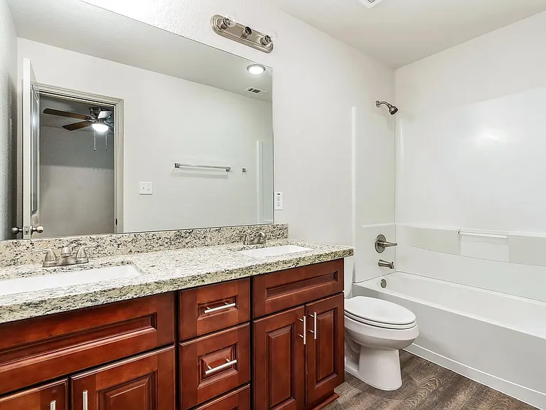 918 Shady Ln #A — Photo 15