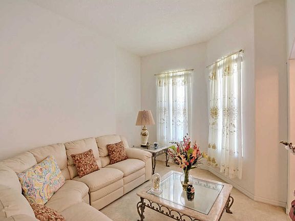 5th image of 2812 SE Eagle Dr