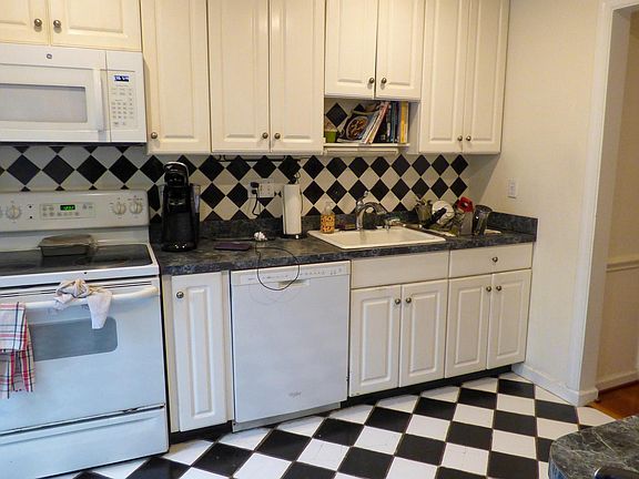 4th image of 3316 Applegate Ct