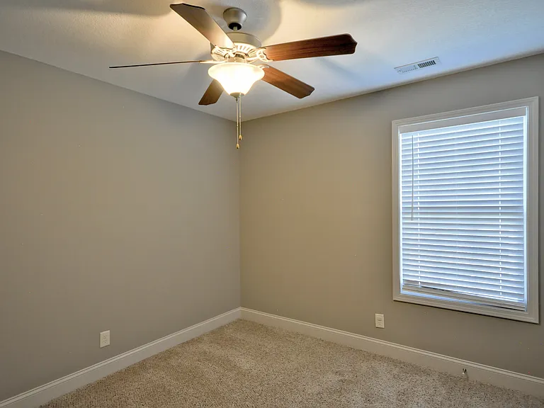 404 Leslie Wood Dr — Photo 28
