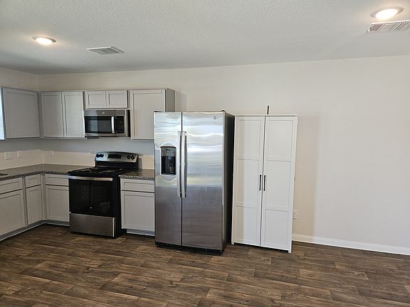 4th image of 16726 N Marie Village Dr