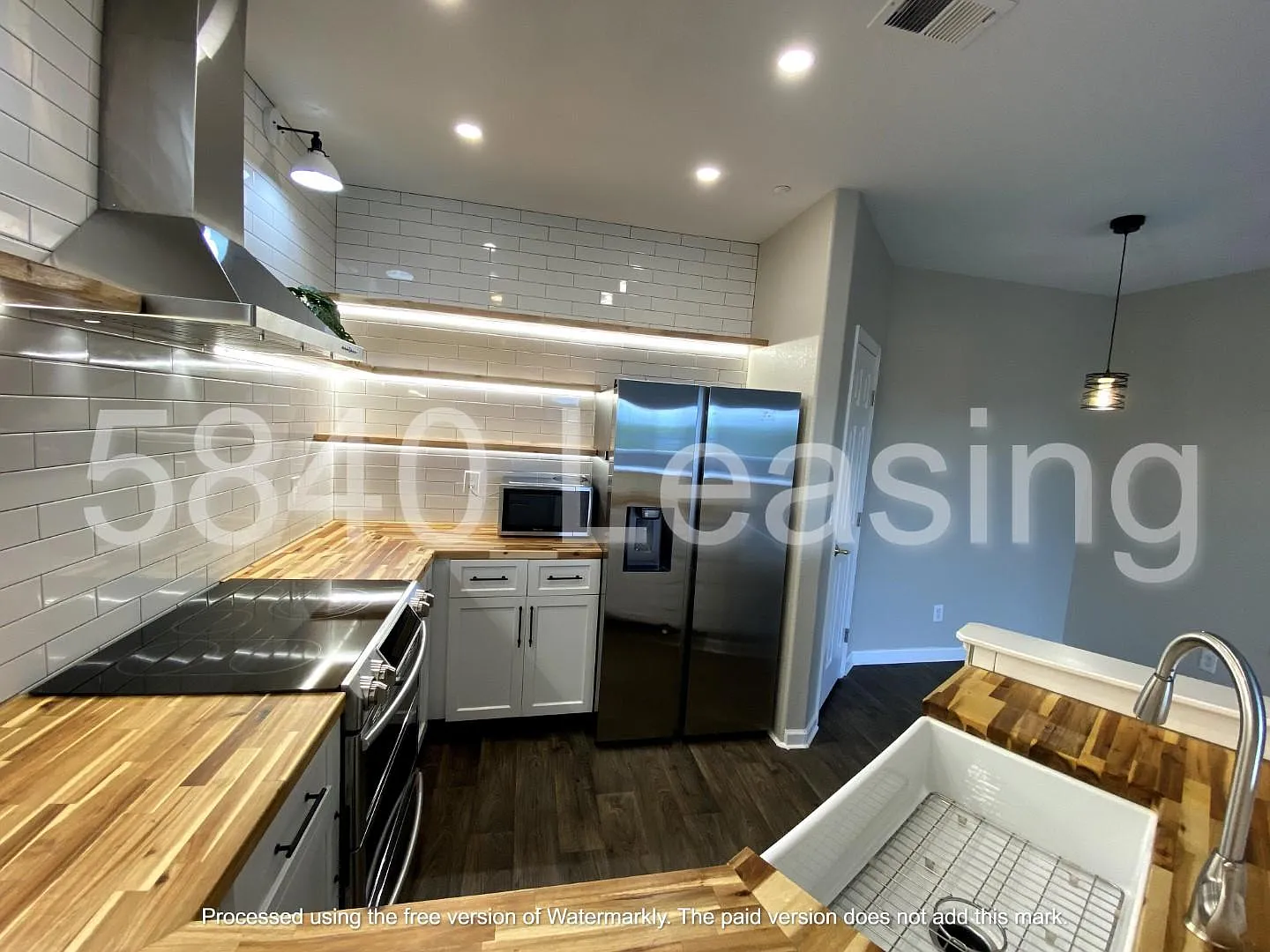 2 bed, 993 sqft, $2,200 — Photo 2