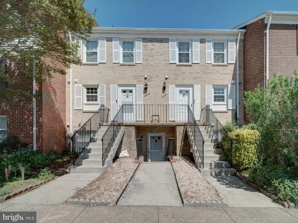 1034 Brixton Ct, Sterling, VA 20164