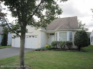 12 Sunflower Ln, Brick, NJ 08724