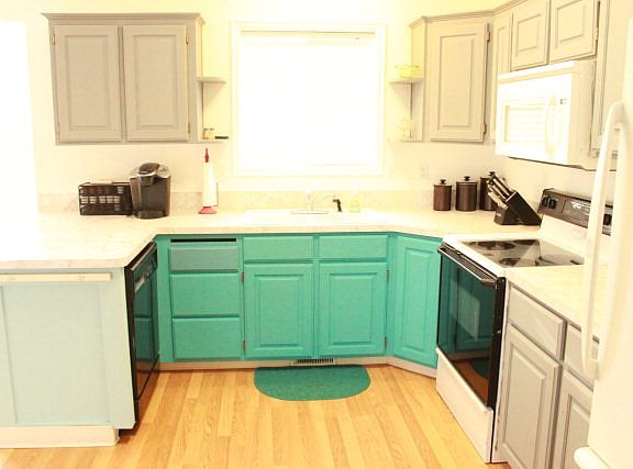 5th image of 3020 S Carolyn Ln