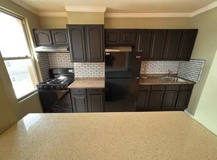 7866 82nd St, Ridgewood, NY 11385