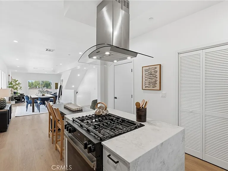 1428 S Cloverdale Ave — Photo 24