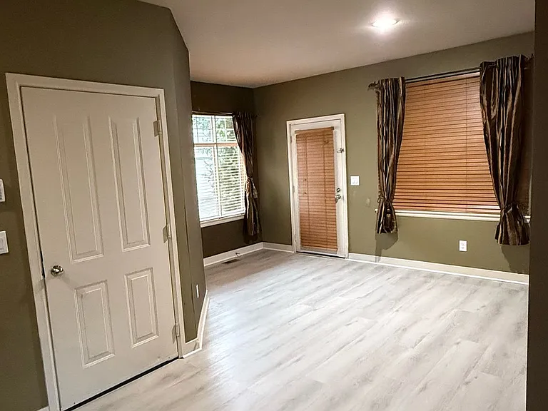 809 233rd Ave NE #809 — Photo 21