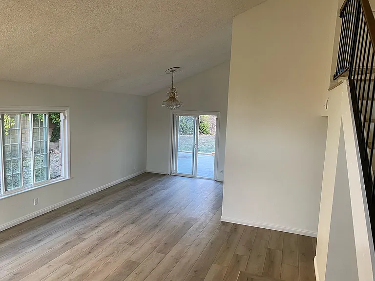 1538 Meadow Glen Rd — Photo 8