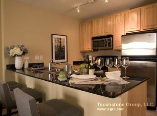 355 N Desplaines St #3106, Chicago, IL 60661