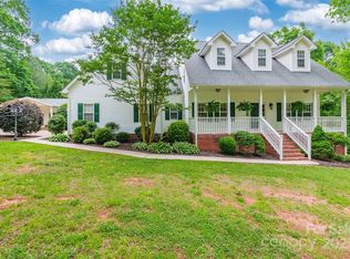 132 Homeplace Ln, Statesville, NC 28625