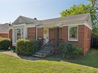 1102 Fenwick Pl, Nichols Hills, OK 73116