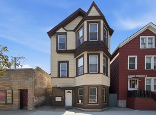 2418 N Western Ave #Coach, Chicago, IL 60647