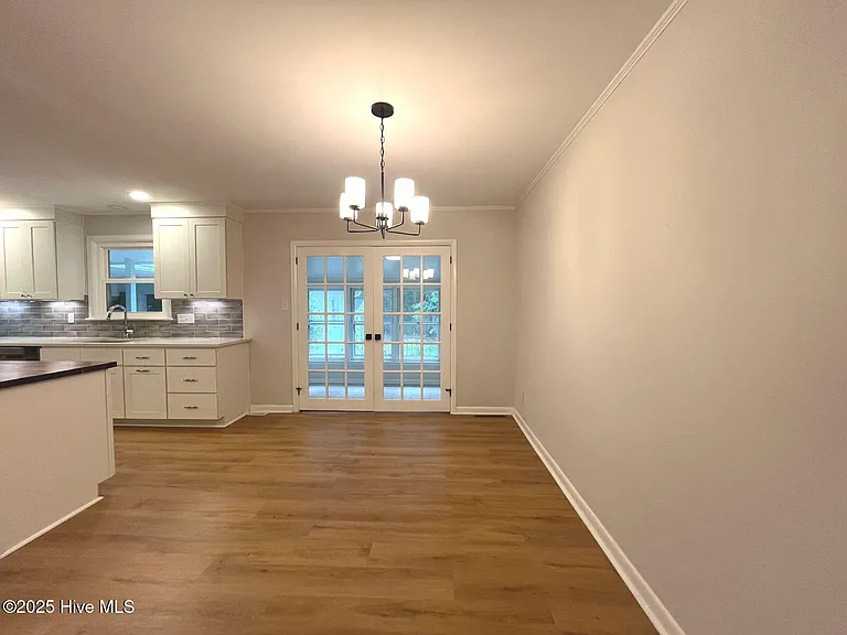 440 E Massachusetts Ave — Photo 6