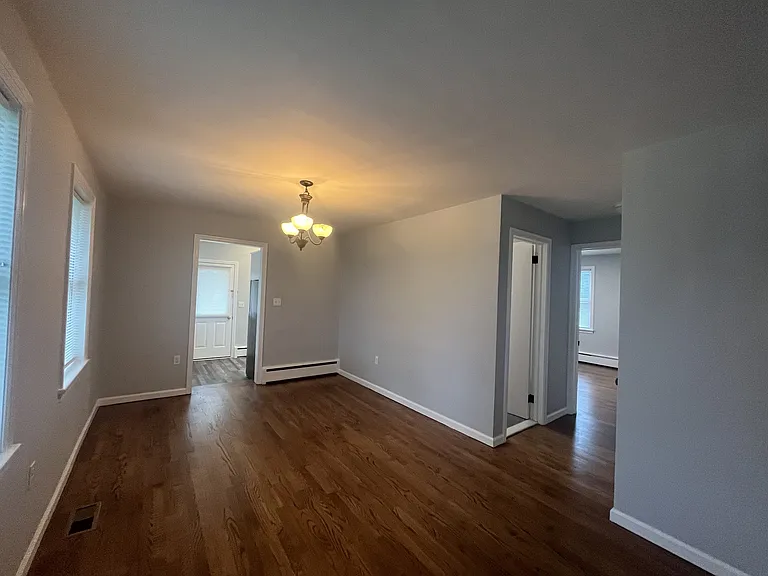 335 Maple St — Photo 2