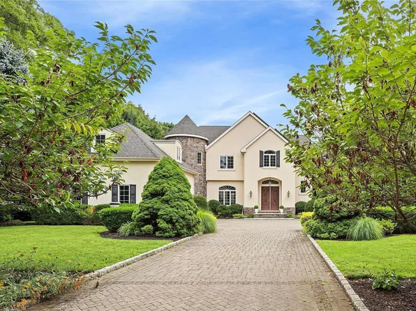 100 Bedell Place, Melville, NY 11747